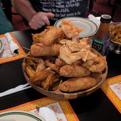 Xin's Chinese Restaurant & Dragon Lounge