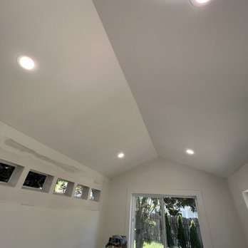 Split Electric - Recessed lights - Electricians Near Me