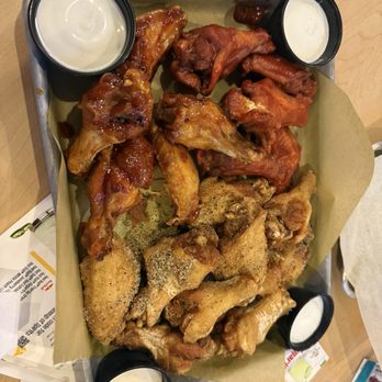 Buffalo Wild Wings - Wings, lemon pepper extra pepper - Chicken Wings Near Me - Lakewood, California