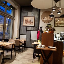 1911 Cafe & Restaurant