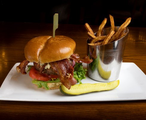 Gaslight Bar and Grill by null