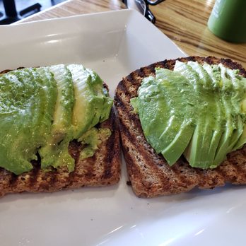 Apple A Day Cafe - Avocado toast (without cayenne pepper) - Juice Bars & Smoothies Near Me - Miami Beach, Florida