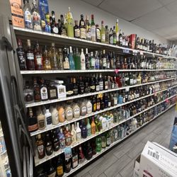 Staples Corner Liquors