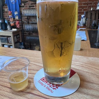 Abstract Realm Brewing Company - Table Beer. (full pour) - Breweries Near Me - Pittsburgh, Pennsylvania Abstract Realm Brewing Company - Table Beer. (full pour) - Breweries Near Me - Pittsburgh, Pennsylvania