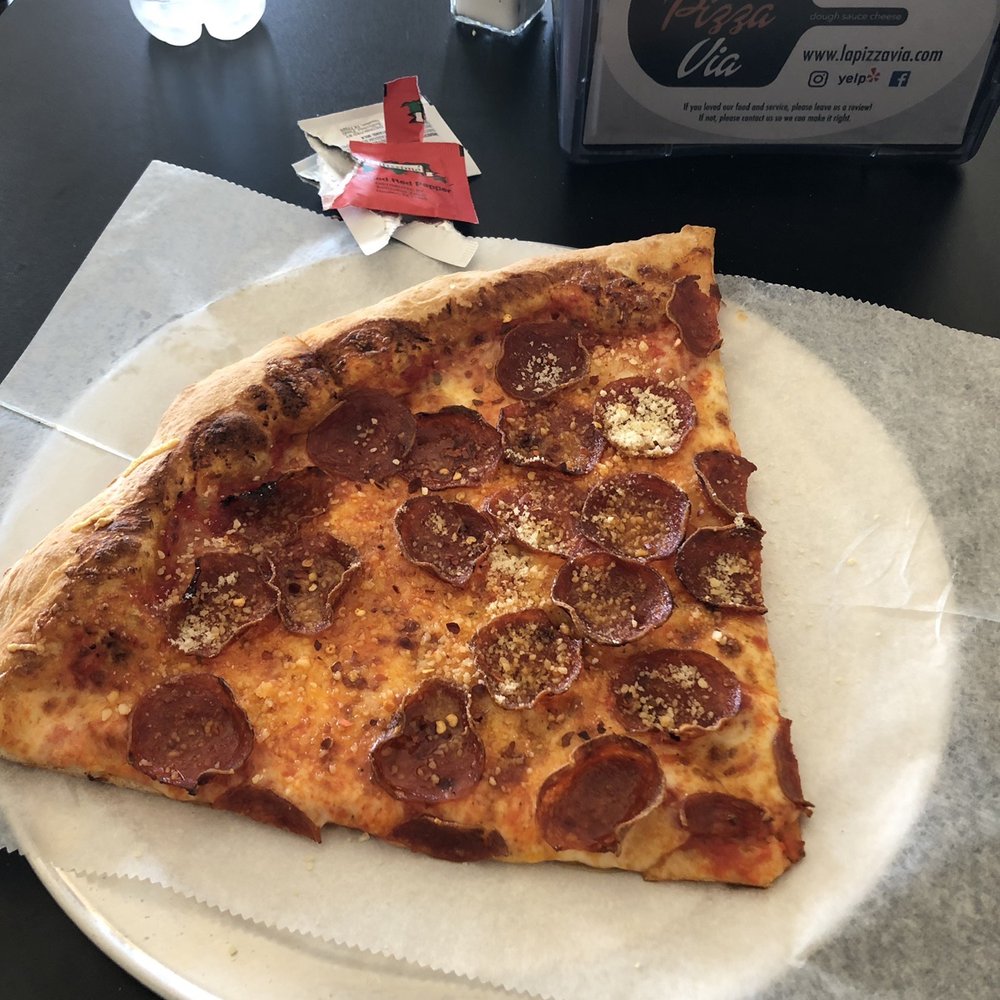 La Pizza Via - 2 Free Drink with 2 Pizza Slices Lunch Special. - Pizza Near Me - Fox River Grove, Illinois