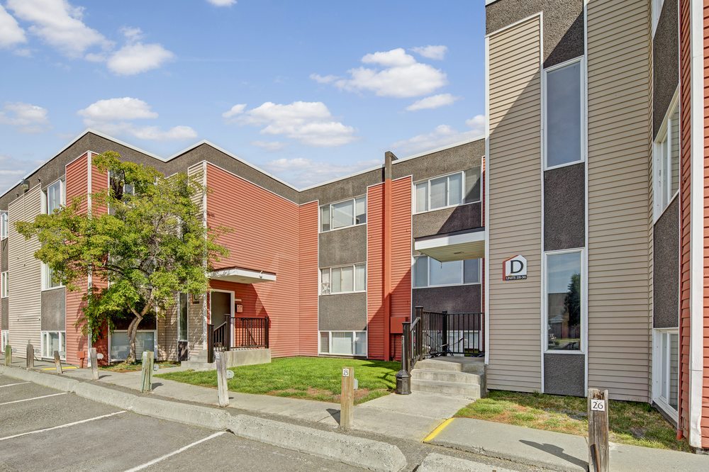 ARCTIC SUN APARTMENT HOMES Updated September 2024 11 Photos 625 W