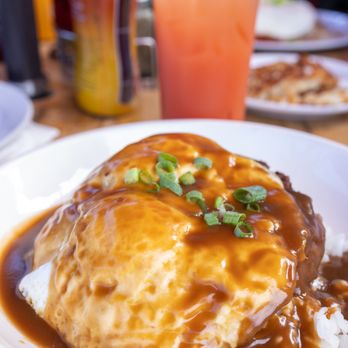 Kihei Caffe - Loco Moco + POG in the background - Hawaiian Near Me - Kihei, Hawaii Kihei Caffe - Loco Moco + POG in the background - Hawaiian Near Me - Kihei, Hawaii