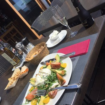 Ses Figueres - Ensalda caprese - Hotels Near Me - Eivissa, PM