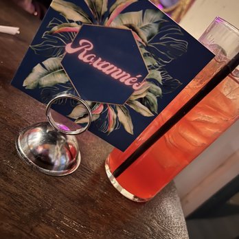 Roxanne’s - Cocktail Bars Near Me - Boston, Massachusetts