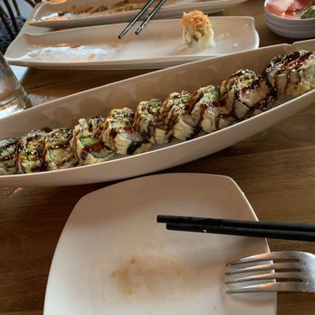 Niu B - Rock'n'Roll Roll - Sushi Bars Near Me - Chicago, Illinois