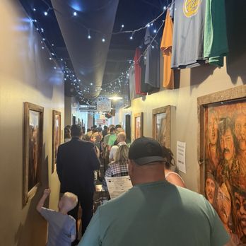 Pappy's Smokehouse - Waiting in line to order - Barbeque Near Me - Saint Louis, Missouri