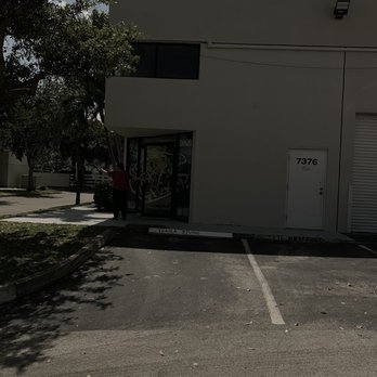 Paint N' Hang - Exterior - Art Classes Near Me - Miami, Florida