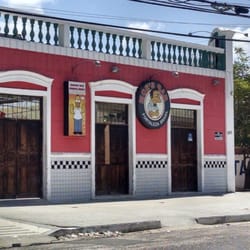 Moe's bar - entrada na rua principal