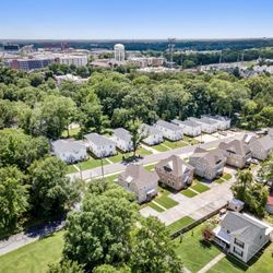 First Realty - Property management