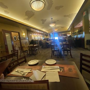 Angelo's Restaurant - Main dining room - Italian Near Me - Washington, Pennsylvania