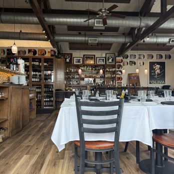 Il Posto Trattoria - Restaurant interior - Italian Near Me - Napa, California