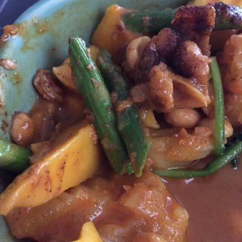 Tina's Garden Cafe - Mango cyrry - Thai Near Me - Hilo, Hawaii