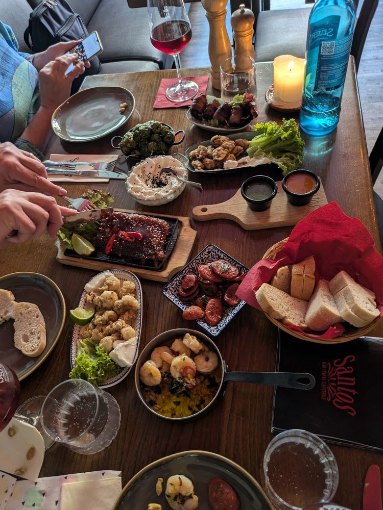 Santos Bar-Tapas-Cafeteria