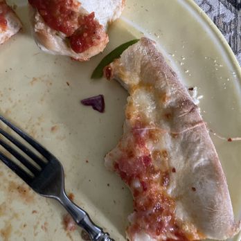 Vinnie's Pizzeria - Perhaps management says sauce shouldn't go within 2" of the edge. - Pizza Near Me - Martinez, California Vinnie's Pizzeria - Perhaps management says sauce shouldn't go within 2" of the edge. - Pizza Near Me - Martinez, California