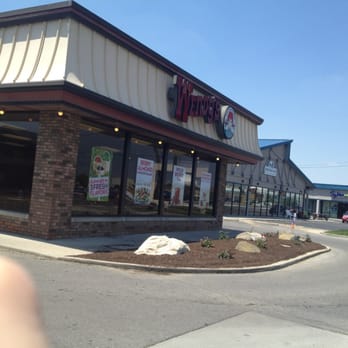 Wendy's - a view of the outside of a restaurant - Fast Food Near Me - Lima, Ohio Wendy's - a view of the outside of a restaurant - Fast Food Near Me - Lima, Ohio