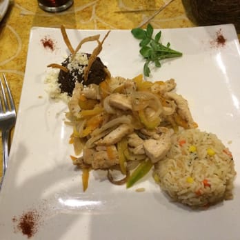 Cien Años - Mi plato especial que me prepararon. Riquísimo pero si faltaba algo...más! - Mexican Near Me - Tijuana, BCN