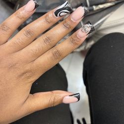 T H Nail Spa