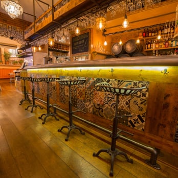Luna Rossa - Italian Near Me - London, XGL