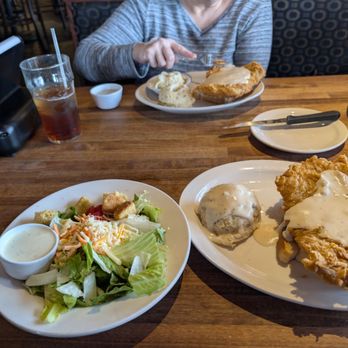 Cheddar's Scratch Kitchen - Same picture of our plates. - American Near Me - Lexington, Kentucky