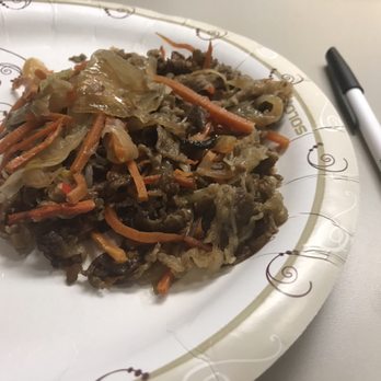 Sozai Corner - Compare to a standard size pen. The meat has a bunch of onions and carrot, so you can imagine the amount you're getting. - Japanese Near Me - San Mateo, California