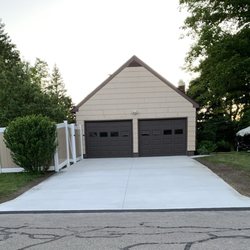 Armstrong Contracting - Concrete driveway