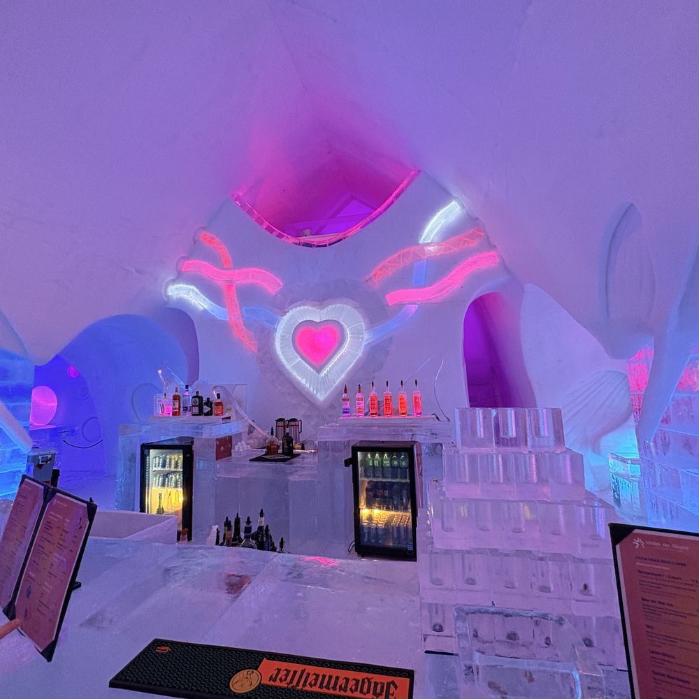 Hôtel de Glace - Ice Bar - Hotels Near Me - Quebec City, Quebec Hôtel de Glace - Ice Bar - Hotels Near Me - Quebec City, Quebec