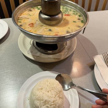 Thai on Ventura - Thai Near Me - Encino, California Thai on Ventura - Thai Near Me - Encino, California