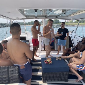 1st Class Charters Chicago - Boat Tours Near Me - Chicago, Illinois