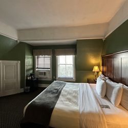 The 1886 Crescent Hotel & Spa - Premium King Room