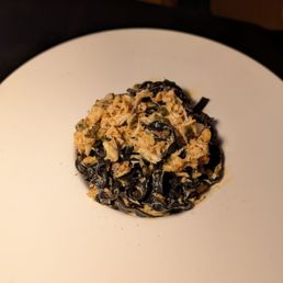 Granchio con fettuccine al nero (squid ink fettuccine) Granchio con fettuccine al nero (squid ink fettuccine)