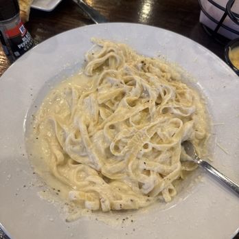 Melt Kitchen and Bar - Fettuccine Alfredo - New American Near Me - Greensboro, North Carolina