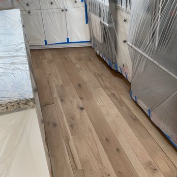 Q's Flooring - Sanding and protection - Flooring Near Me Q's Flooring - Sanding and protection - Flooring Near Me