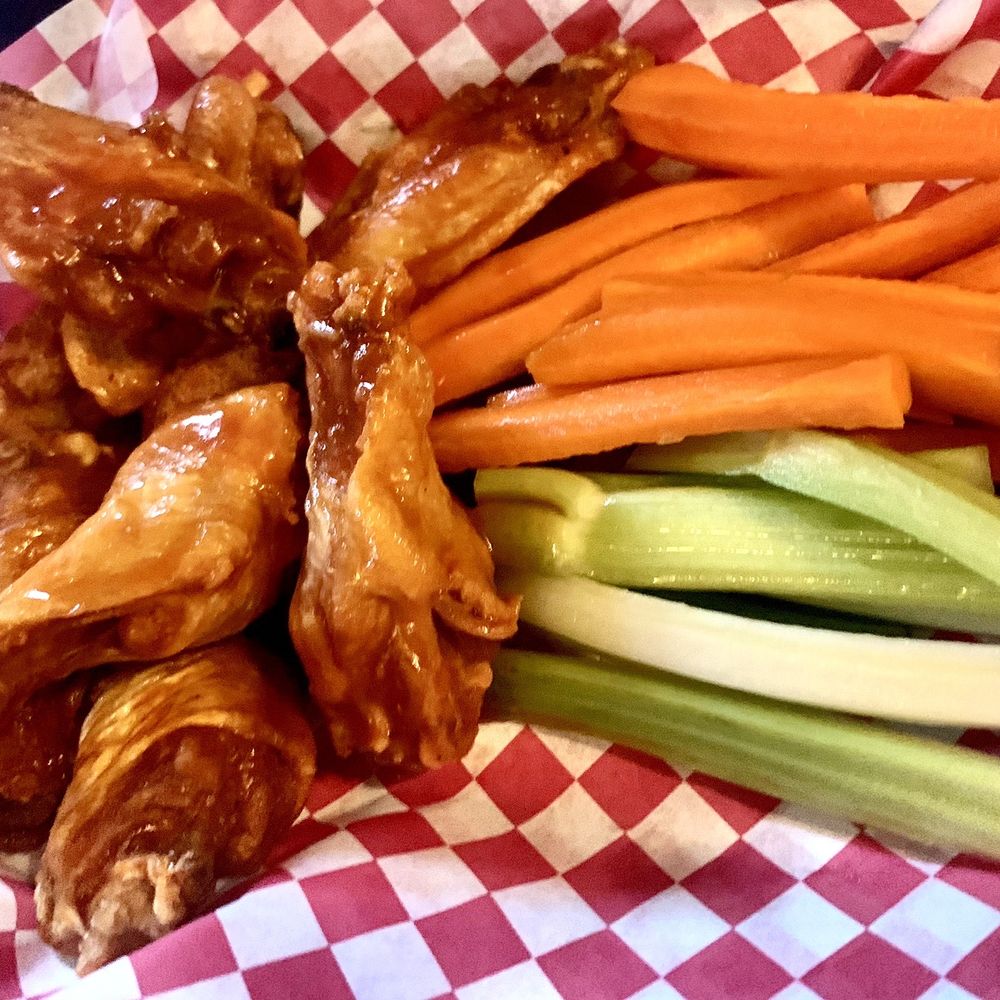 Georges Pub - Traditional Wings - Pubs Near Me - Jenks, Oklahoma