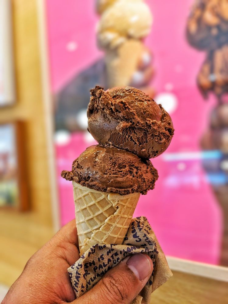 JENI’S SPLENDID ICE CREAMS Updated September 2024 89 Photos & 32 Reviews 218 S Main St