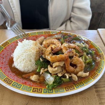 Madame Phan - Paid more for Shrimp and Chicken combo - Vietnamese Near Me - Quebec City, Quebec Madame Phan - Paid more for Shrimp and Chicken combo - Vietnamese Near Me - Quebec City, Quebec