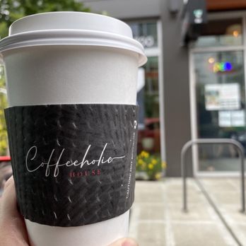 Coffeeholic House - Hot matcha latte so cozy - Coffee & Tea Near Me - Seattle, Washington