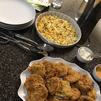Lucille's - Mac & Cheese with Fried Green Tomatoes - New American Near Me - Houston, Texas