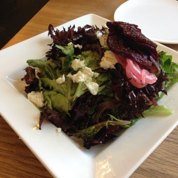 900 Grayson - House Salad with mixed lettuce, beets, goat cheese, pickled onion and sherry vinaigrette - Breakfast & Brunch Near Me - Berkeley, California