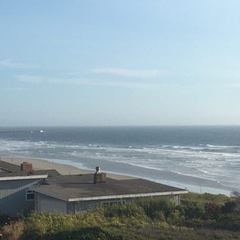 The Allred - View from balcony. - Hotels Near Me - Newport, Oregon