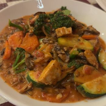 Eddie's Italian Eatery - Pastaless "No Pasta" Chicken Primavera (478 Calories) with Rosa sauce - Pizza Near Me - Claremont, California Eddie's Italian Eatery - Pastaless "No Pasta" Chicken Primavera (478 Calories) with Rosa sauce - Pizza Near Me - Claremont, California