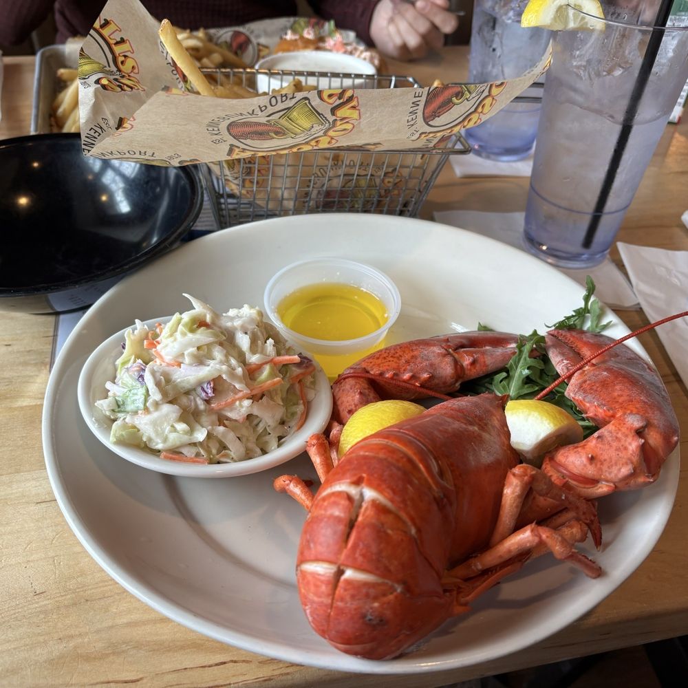 Alisson's Restaurant - Steamed lobster with Cole slaw- perfect!! - Seafood Near Me - Kennebunkport, Maine Alisson's Restaurant - Steamed lobster with Cole slaw- perfect!! - Seafood Near Me - Kennebunkport, Maine