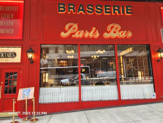 Paris Bar by null