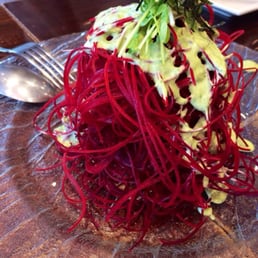 Beet salad with pesto mayo