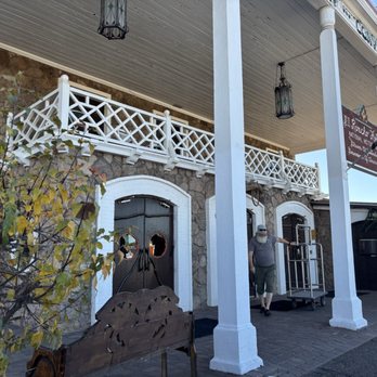 El Rancho Hotel - grand entryway - Hotels Near Me - Gallup, New Mexico