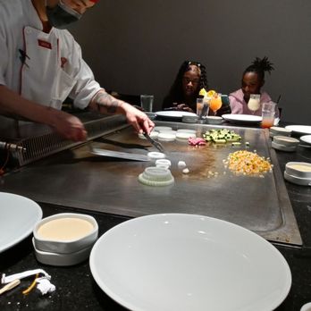 Benihana - Chopping. Onions decorations - Sushi Bars Near Me - Chicago, Illinois